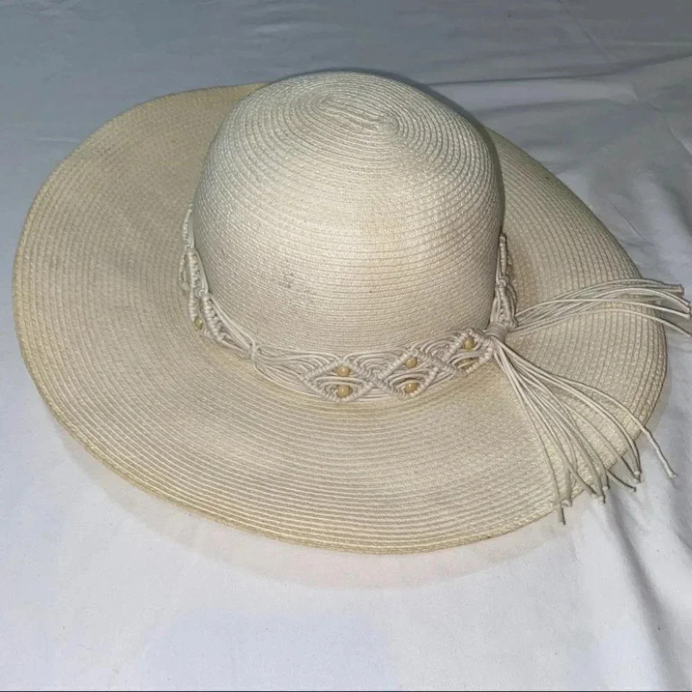 Lord & Taylor‎ Sun Hat OS Cream Macrame Beaded Wide Brim Made in Italy Paper - Picture 7 of 7